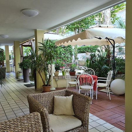 Hotel Beppe Rímini Exterior foto